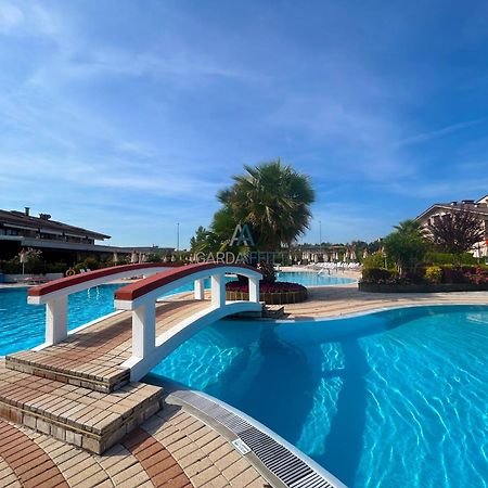 Perla Apartment - 3 Piscine E Un Bar - Desenzano Дезенцано-дель-Гарда Экстерьер фото