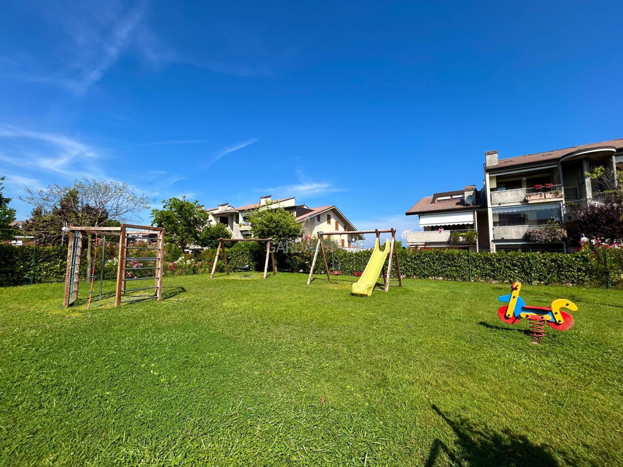 Perla Apartment - 3 Piscine E Un Bar - Desenzano Дезенцано-дель-Гарда Экстерьер фото